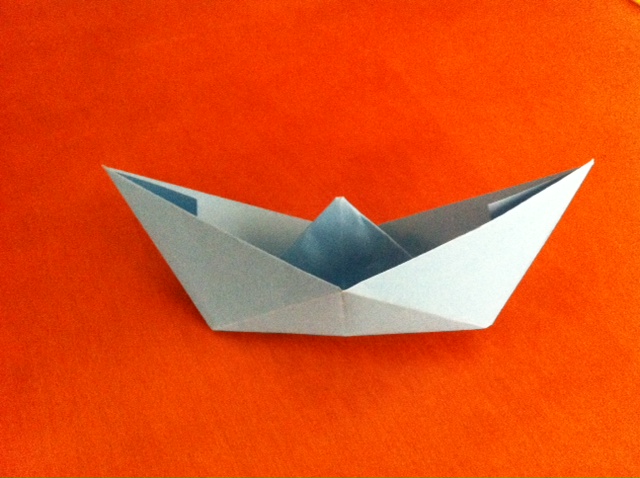 como hacer un barco de papel
