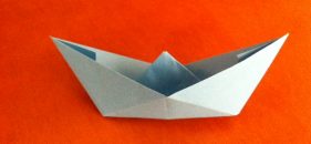 Barco de papel sencillo