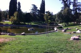 Parque Público con lago y zonas infantiles en Aluche