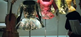 Visita el Museo del Traje con Caligrama